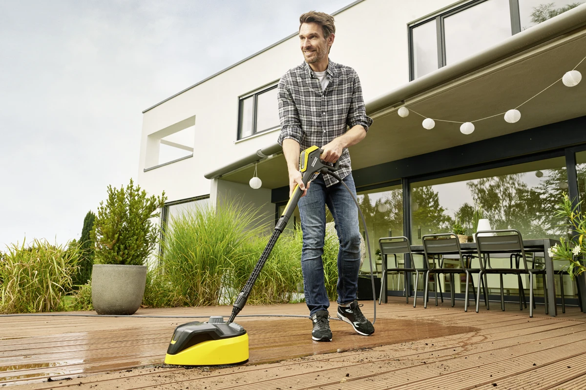 Vysokotlaký čistič K 7 Premium Smart Control Flex Home od Kärcheru - ideální pro použití kolem domu.