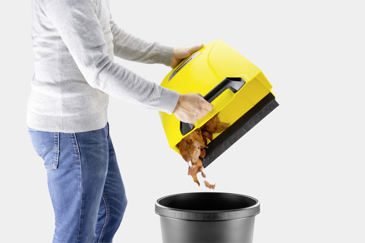 Pracuj bez wysiłku przy użyciu zamiatarki ręcznej Karcher S 4 Twin