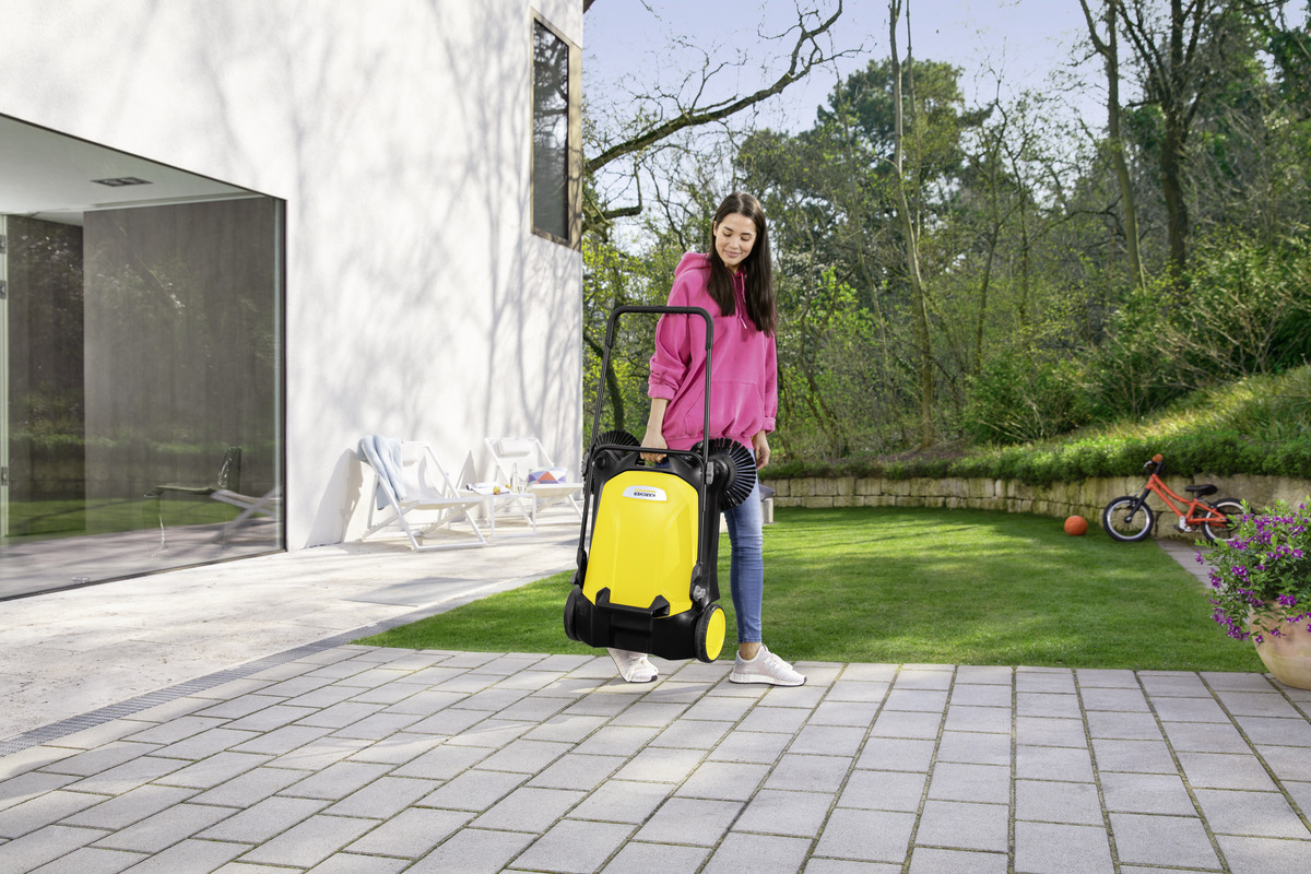 Doskonała zamiatarka Karcher S 4 Twin
