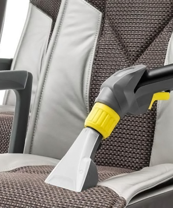Karcher Puzzi 8/1 C - praní autočalounění