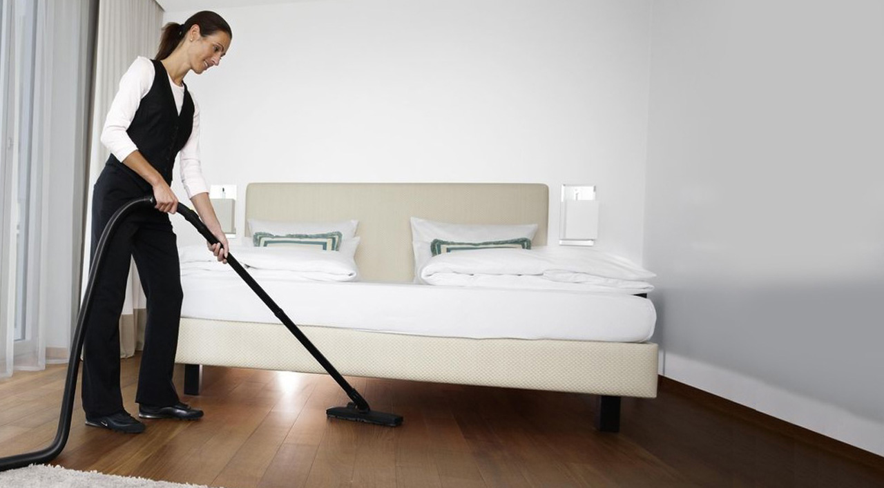 Tichý provoz Karcher T 7/1 Classic umožňuje práci přes den i v hotelových pokojích