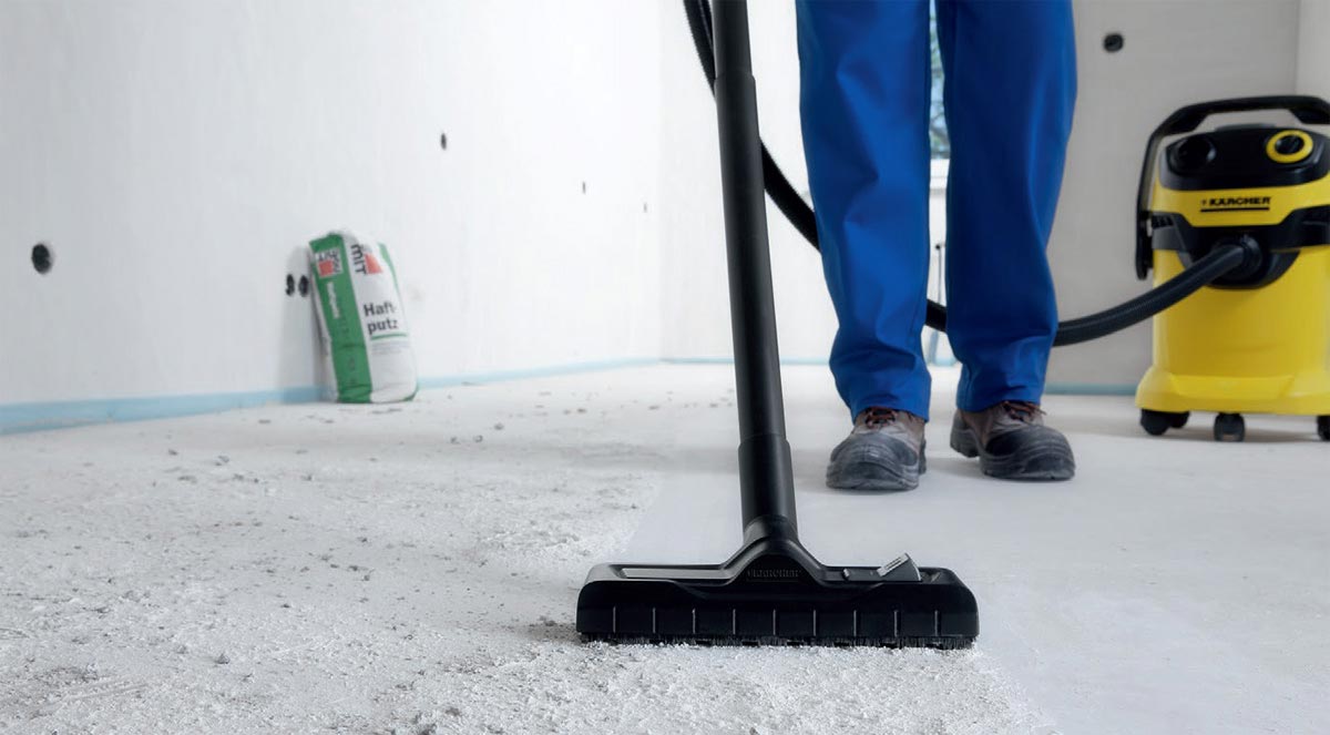 Příklad vysávání velkého množství prachu Vysávání vysavačem Karcher