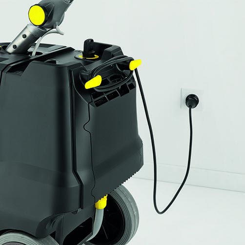Profesjonalna szorowarka automatyczna prowadzona ręcznie BD 38/12 C Bp Pack firmy Karcher: Wbudowana ładowarka Profesjonalna szorowarka automatyczna prowadzona ręcznie BD 38/12 C Bp Pack firmy Karcher: Wbudowana ładowarka