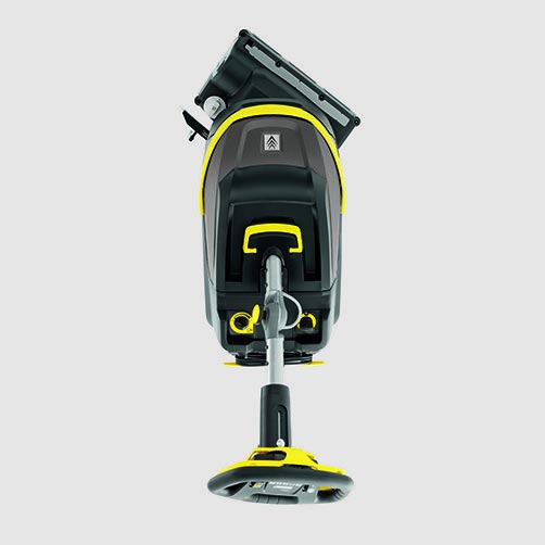 Profesionální bateriový podlahový mycí stroj BR 35/12 C Bp Pack od Karcher: Mycí a sběrná hlava rotující v rozsahu +/- 200°. Snadné odsávání vody v rozích. Profesionální bateriový podlahový mycí stroj BR 35/12 C Bp Pack od Karcher: Mycí a sběrná hlava rotující v rozsahu +/- 200°. Snadné odsávání vody v rozích.