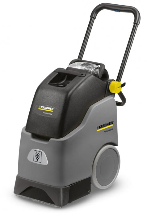 Profesionální extrakční zařízení Puzzi 30/4 E od firmy Karcher Profesionální, kompaktní zařízení pro základní čištění BRC 30/15 C od firmy Karcher. Prezentováno ve svislé poloze.