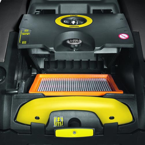 Profesionální ruční zametací stroj KM 75/40 W Bp od Karcher: Velmi účinný filtrační systém s mechanickým čištěním Profesionální ruční zametací stroj KM 75/40 W Bp od Karcher: Velmi účinný filtrační systém s mechanickým čištěním